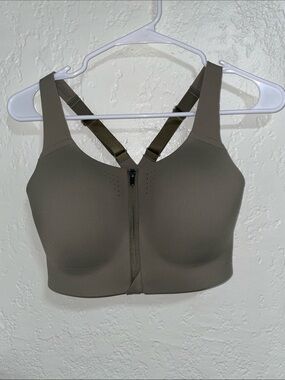 VSX Featherweight Max Front-Close Sports Bra